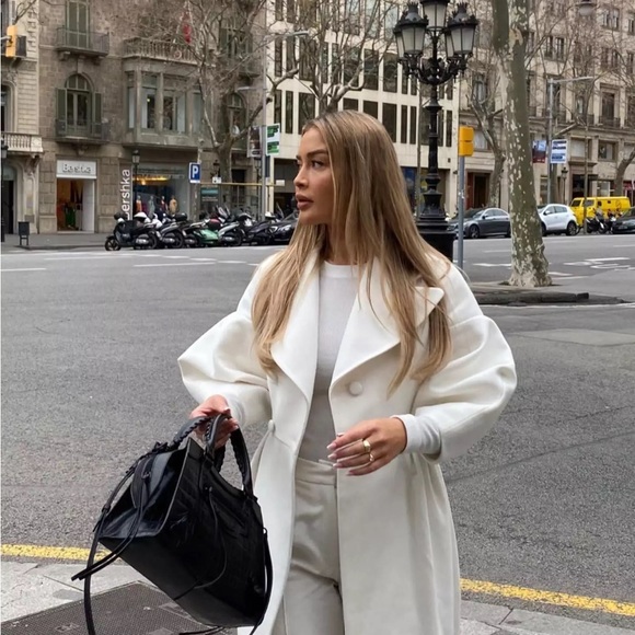 Coat white runway fashion button V-neck long puff lantern sleeve womens - Picture 8 of 9